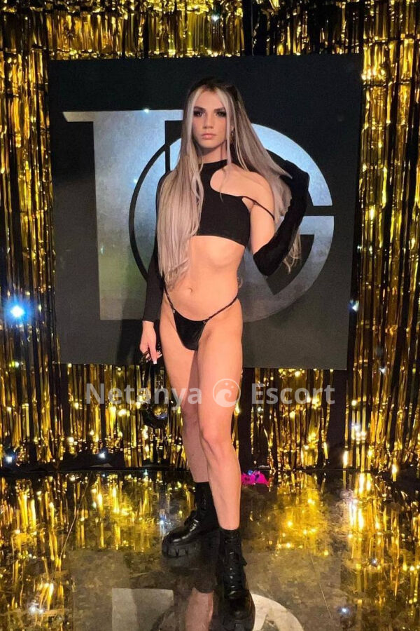 Bella