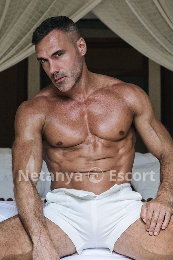 Manuel S